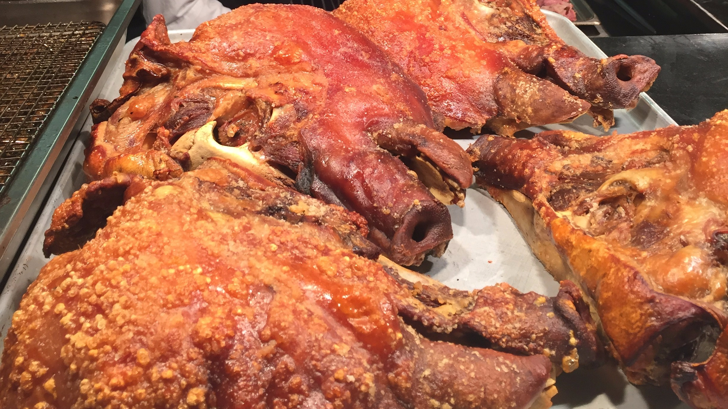 Roasted half pig's head - Northern Git